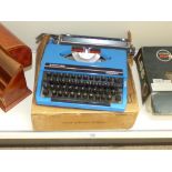 SILVER-REED SILVERETTE II BLUE TYPEWRITER