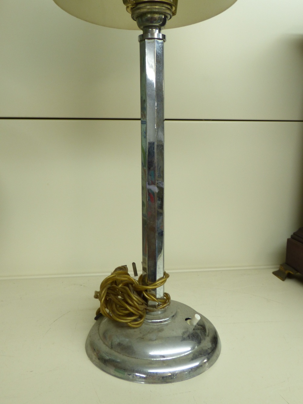 ART DECO CHROME BASED TABLE LAMP WITH BALLERINA DECORATION TO GLASS SHADE - Image 3 of 3