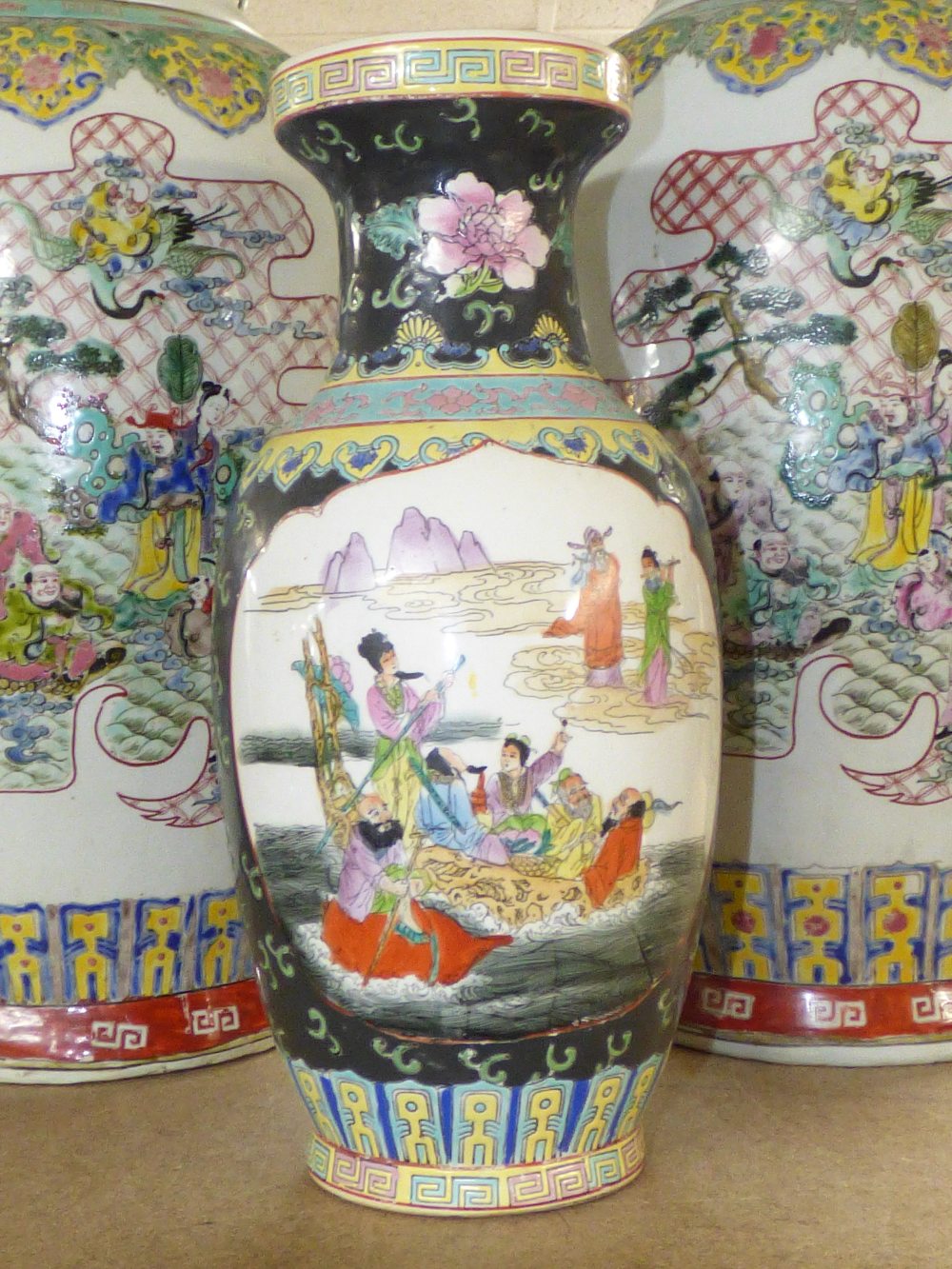 2 LARGE ORIENTAL VASES + 1 OTHER - Image 2 of 10