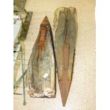 2 X WOOD & METAL GARDEN STATUES FORMED FROM BEACH GROYNES 98 X 24 X 24 CMS