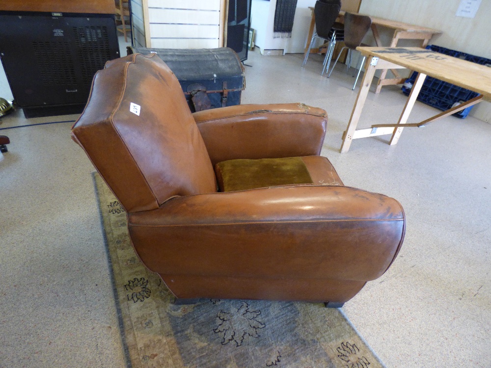 VINTAGE MOUSTACHE LEATHER CLUB CHAIR - Image 2 of 4