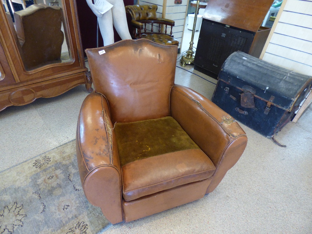 VINTAGE MOUSTACHE LEATHER CLUB CHAIR