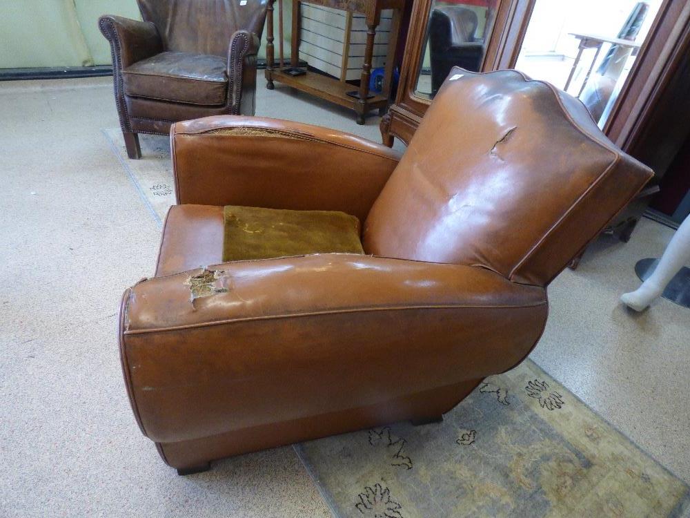 VINTAGE MOUSTACHE LEATHER CLUB CHAIR - Image 4 of 4