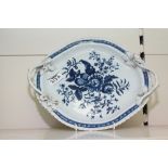 18th CENTURY ROYAL WORCESTER BLUE & WHITE 2 HANDLED DISH