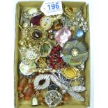 QUANTITY OF COSTUME JEWELLERY