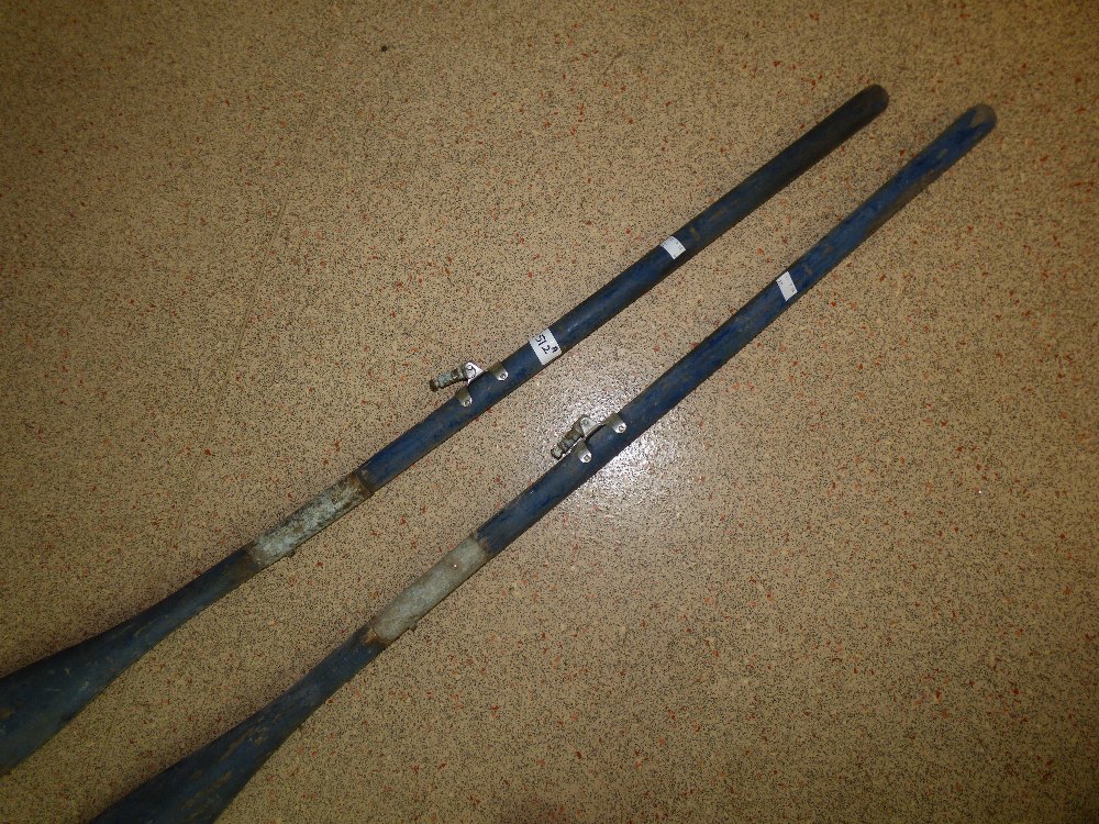 PAIR OF VINTAGE OARS - Image 3 of 3