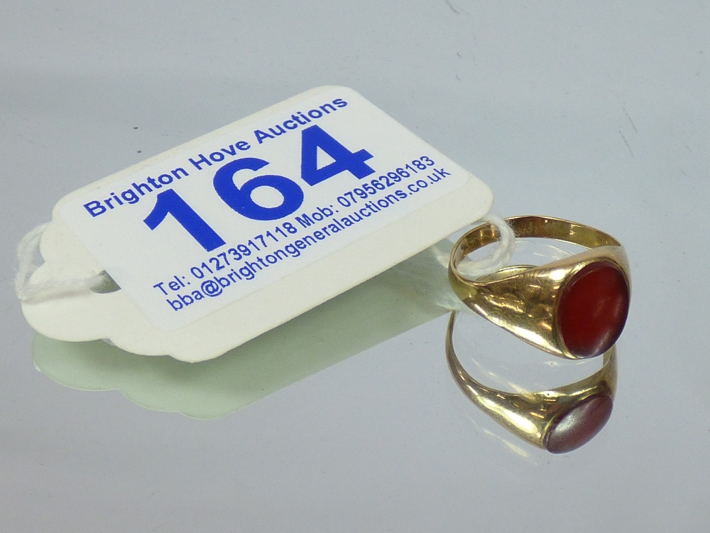 9 CT GOLD SIGNET RING WITH STONE, TOTAL WEIGHT 1.98 GRAMS