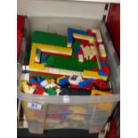 BOX OF VINTAGE LEGO