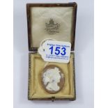 9 CT GOLD CAMEO BROOCH. TOTAL WEIGHT 10.48 GRAMS