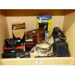 QUANTITY OF VINTAGE CAMERAS & PHOTOGRAPHY EQUIPMEN