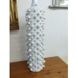 TALL WHITE CERAMIC SCULPTURE 71 CMS HIGH