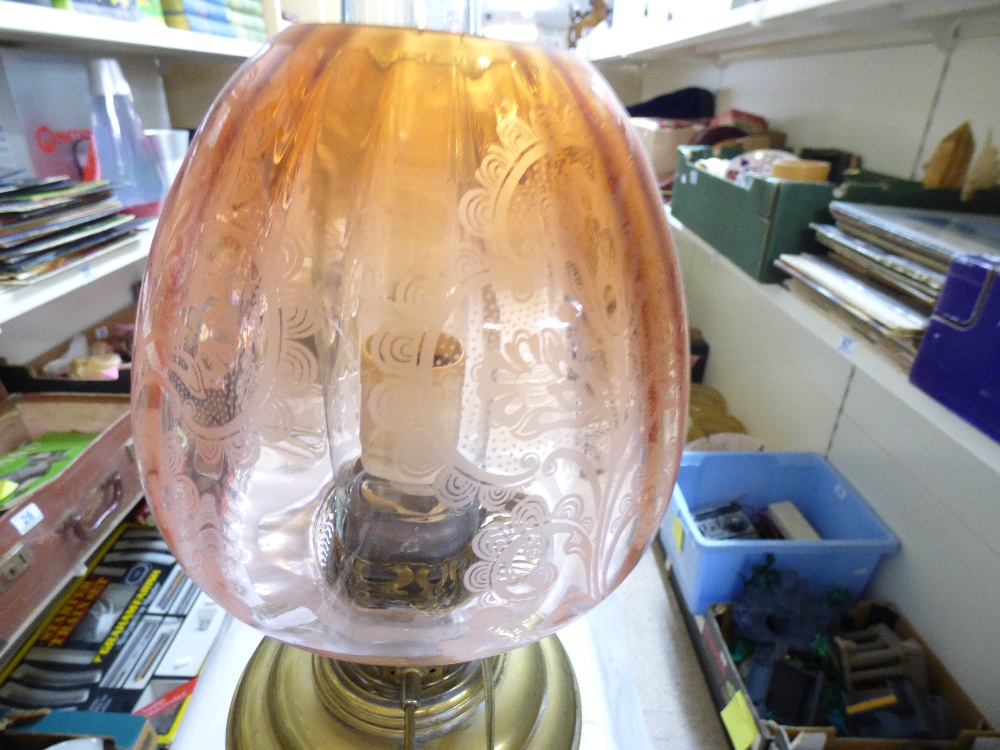 BRASS OIL LAMP WITH GLASS SHADE CONVERTED TO ELECTRIC - Image 3 of 5