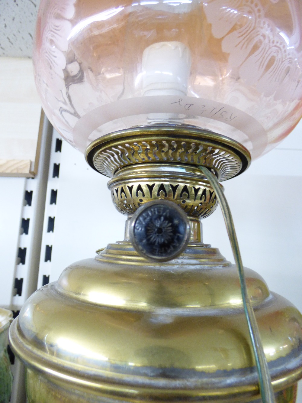 BRASS OIL LAMP WITH GLASS SHADE CONVERTED TO ELECTRIC - Image 2 of 5