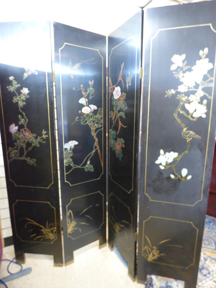 3 FOLD ORIENTAL SCREEN WITH MOTHER OF PEARL DECORATION - Image 2 of 2