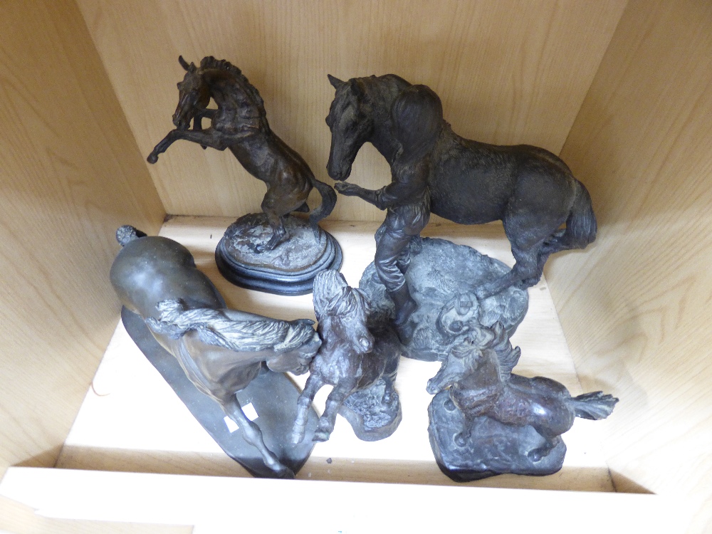 COLLECTION OF HORSE FIGURES - Image 2 of 6