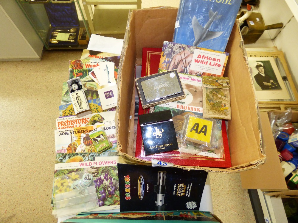 MIXED LOT INCLUDING CIGARETTE / TEA CARD ALBUMS & OTHER EPHEMERA - Image 2 of 2