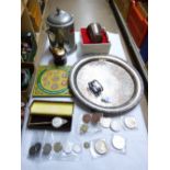 MIXED LOT INCLUDING PLATED & PEWTER ITEMS & COINS