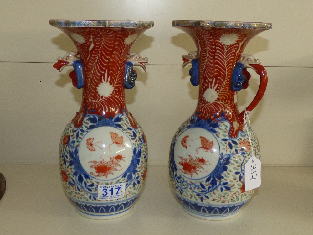 PAIR OF 19th CEBTURY JAPANESE PORCELAIN VASES A/F - Image 2 of 7