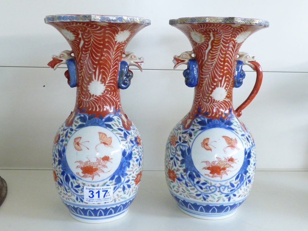 PAIR OF 19th CEBTURY JAPANESE PORCELAIN VASES A/F - Image 7 of 7