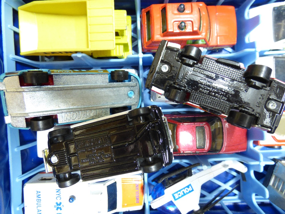 QUANTITY OF DIE CAST VEHICLES + TOY CAR STORAGE CASE & BOX - Image 9 of 9