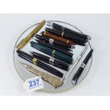 QUANTITY OF PENS, BALLPOINTS & MECHANICAL PENCILS INCLUDING PARKER DUOFOLD X 2, SHEAFFER & OTHERS,