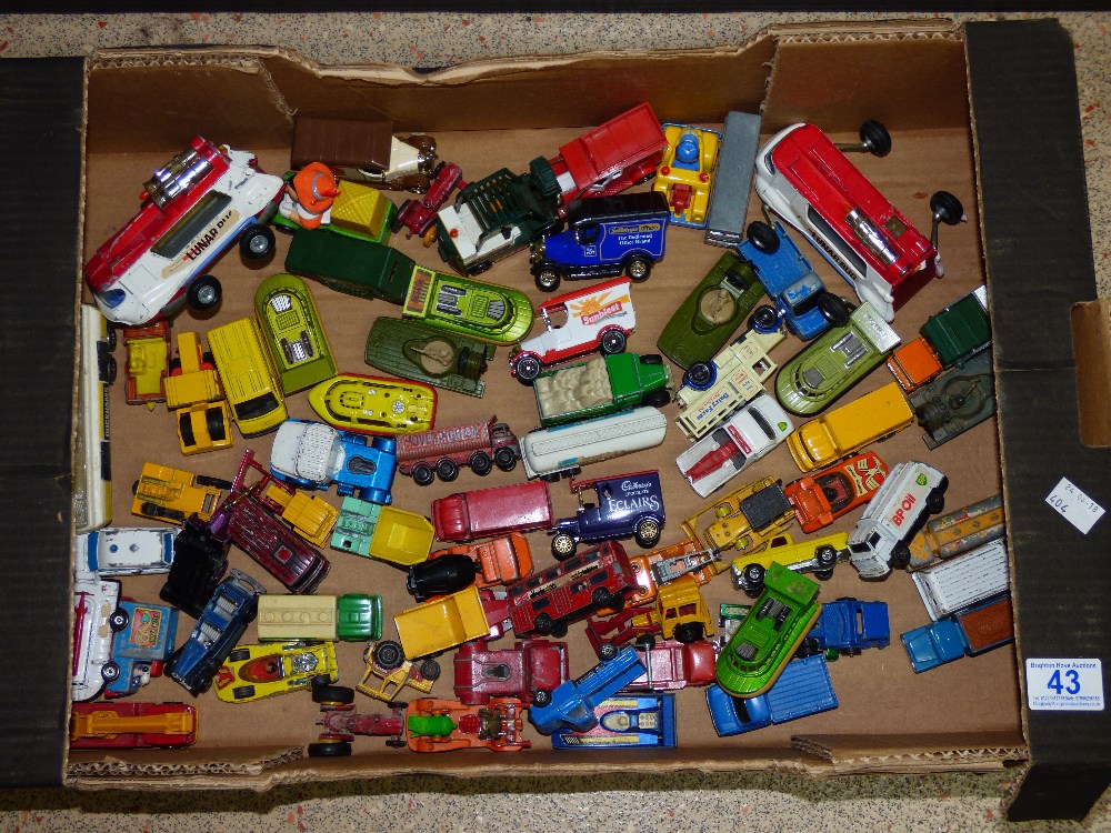 COLLECTION OF TOY VEHICLES INCLUDING CORGI