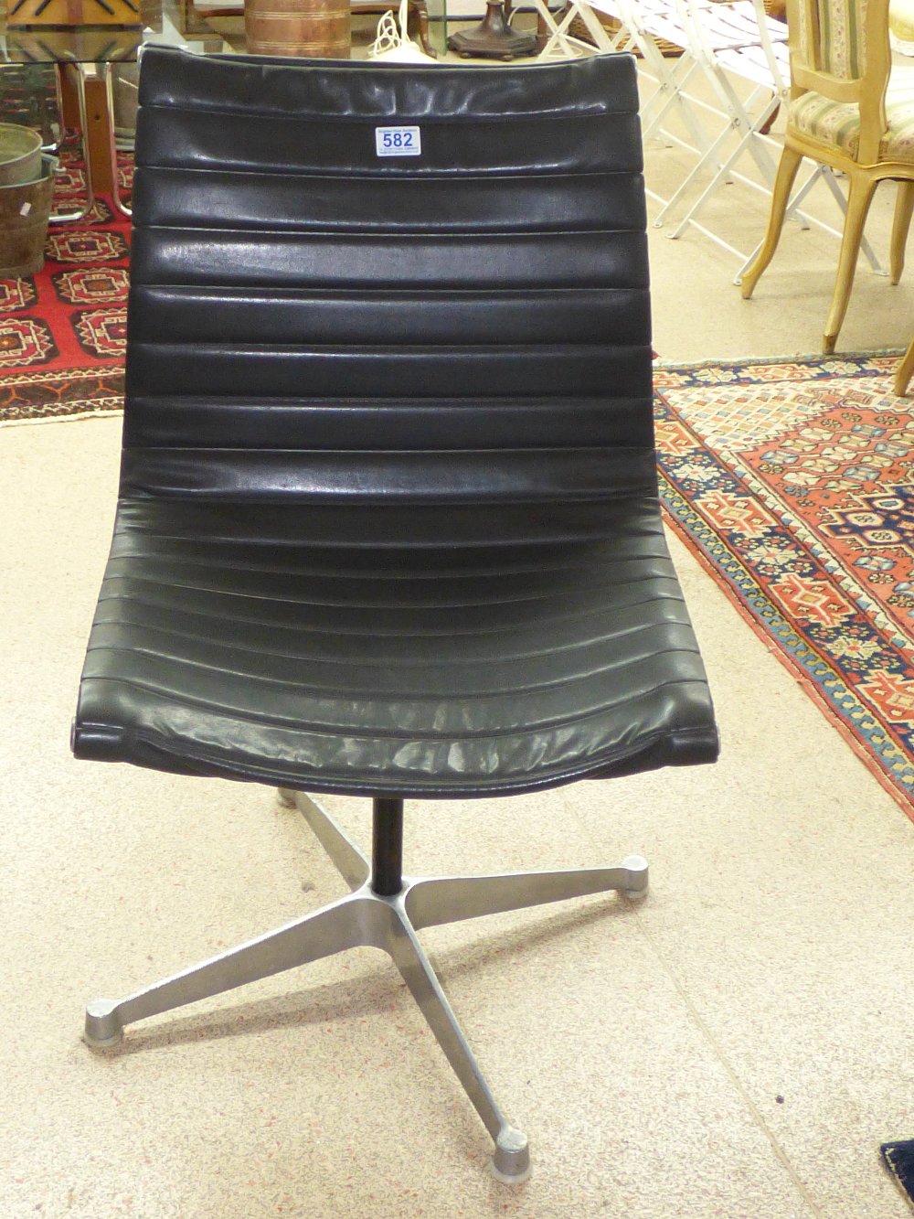 MID CENTURY HERMAN MILLER CHARLES EAMES CHAIR - Image 2 of 7