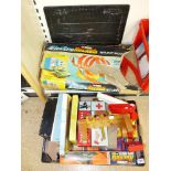 VINTAGE GAMES / TOYS INCLUDING FUZZY FELT & A VICTORY JIGSAW