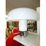 RETRO MUSHROOM SHAPED TABLE LAMP