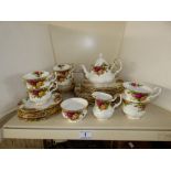 QUANTITY OF ROYAL ALBERT 'OLD COUNTRY ROSE' CHINA