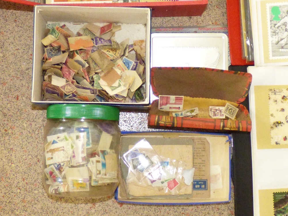 BOOKS & FOLDERS OF STAMPS, VINTAGE BOXES & LOOSE STAMPS - Image 2 of 3