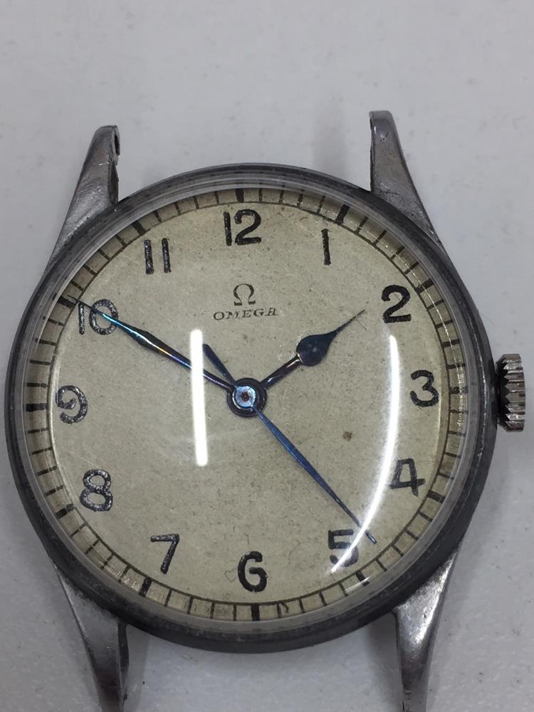 CIRCA 1939 MILITARY OMEGA AIRMANS WATCH OMEGA MOVEMENT CALIBRE 30T2SC # 9738285 CASE # 16542041 - Image 6 of 8