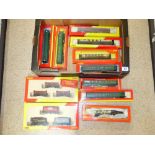 QUANTITY OF TRI-ANG / HORNBY CARRIAGES