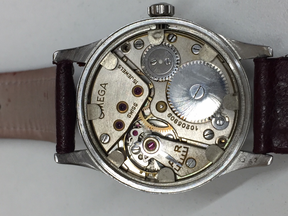 RARE CIRCA 1945 OMEGA STEEL GENTS WATCH MOVEMENT OMEGA 30T2 #10205909 CASE #562-10170549 SCREW - Image 2 of 6