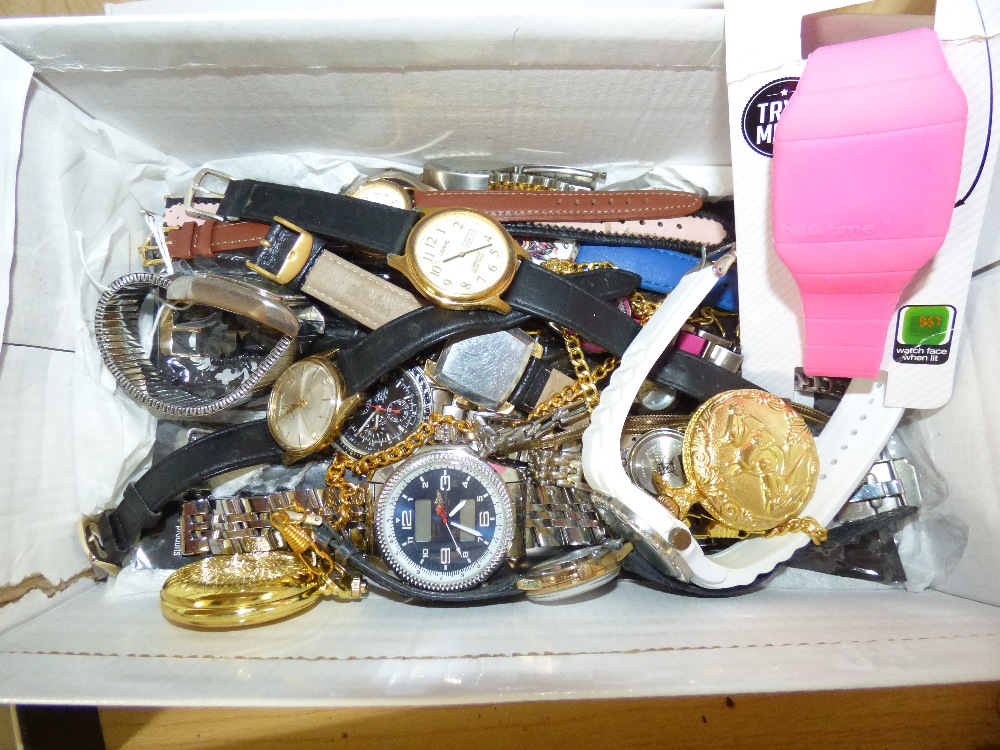 QUANTITY OF COSTUME JEWELLERY & WATCHES - Image 5 of 6