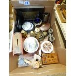 BOX OF MIXED ITEMS INCLUDING VINTAGE MONEY BOX AND BRASS ITEMS