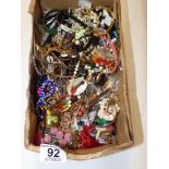 QUANTITY OF ASSORTED COSTUME JEWELLERY