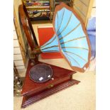 LARGE EARLY 20TH CENTURY "HIS MASTERS VOICE" GRAMOPHONE WITH HORN, WITH 89 CM TALL