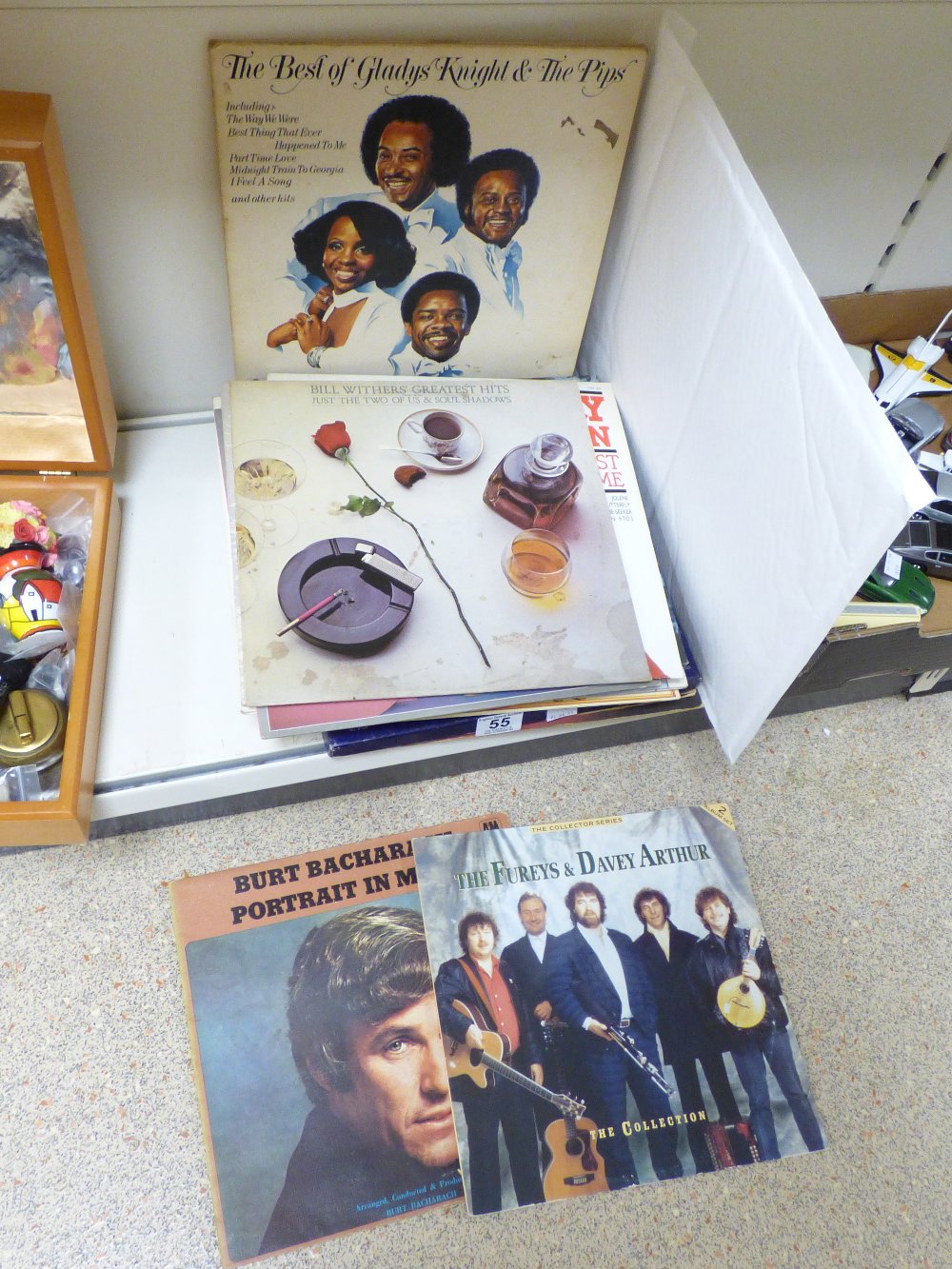 QUANTITY OF VINYL RECORD LP / ALBUMS INC GLADYS KNIGHT AND CHARLIE PRIDE