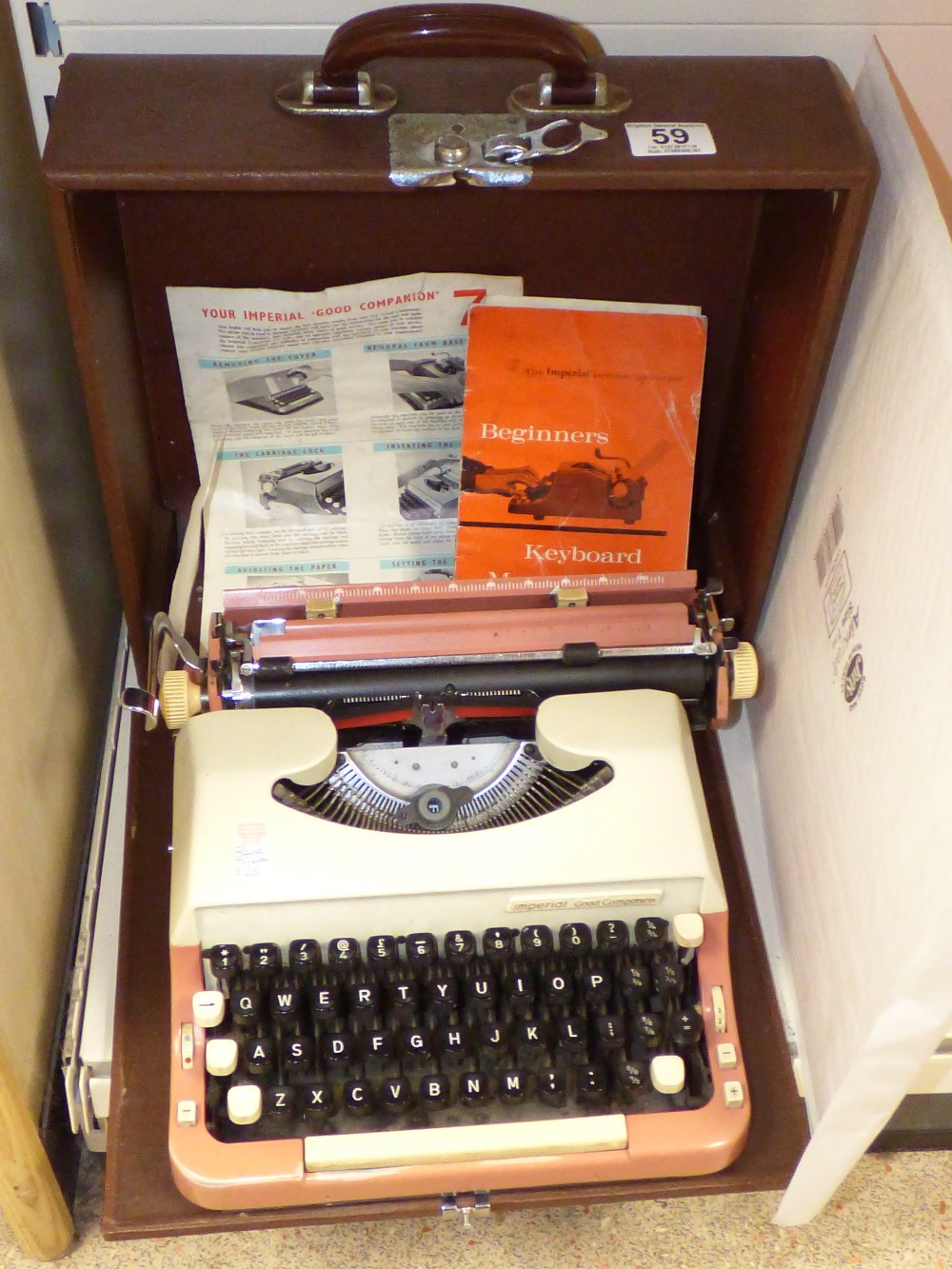 IMPERIAL GOOD CAMPANION TYPEWRITER