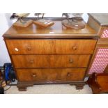 A FLAMED MAHOGANY CHEST OF 3 DRAWERS, 84 CM WIDE X 81 CM TALL