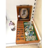 A MIIXED LOT INCLUDING GLASS MARBLES, A CERAMIC FIGURE, SILVER PLATE NURSES BUCKLE AND MORE