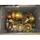 A QUANTITY OF MIXED BRASSWARES