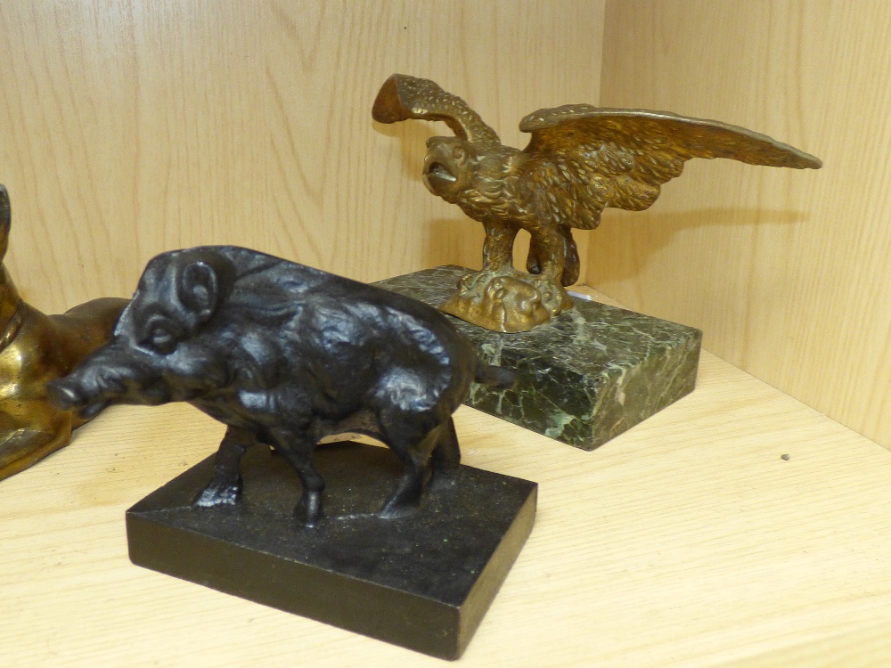 4 X CAST METAL FIGURES INCLUDING AN EAGLE, DOG, COCKEREL AND A WILD BOAR - Image 3 of 3