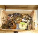 A COLLECTION OF BRASS AND COPPER ITEMS, DRESSING TABLE SET AND MORE