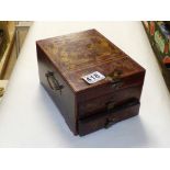 AN ORNATELY DECORATED CHINESE MAH JONG GAMES BOX, COMPRISING 2 DRAWERS AND A LARGE LIDDED