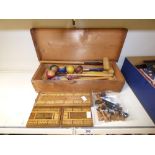 VINTAGE GAMES INCLUDING BOXED TABLE CROQUET, CHESS PIECES & CRIBBAGE BOARDS