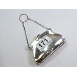 A SILVER PURSE, HALLMARKED BIRMINGHAM 1918, BY SAMUEL M LEVI.