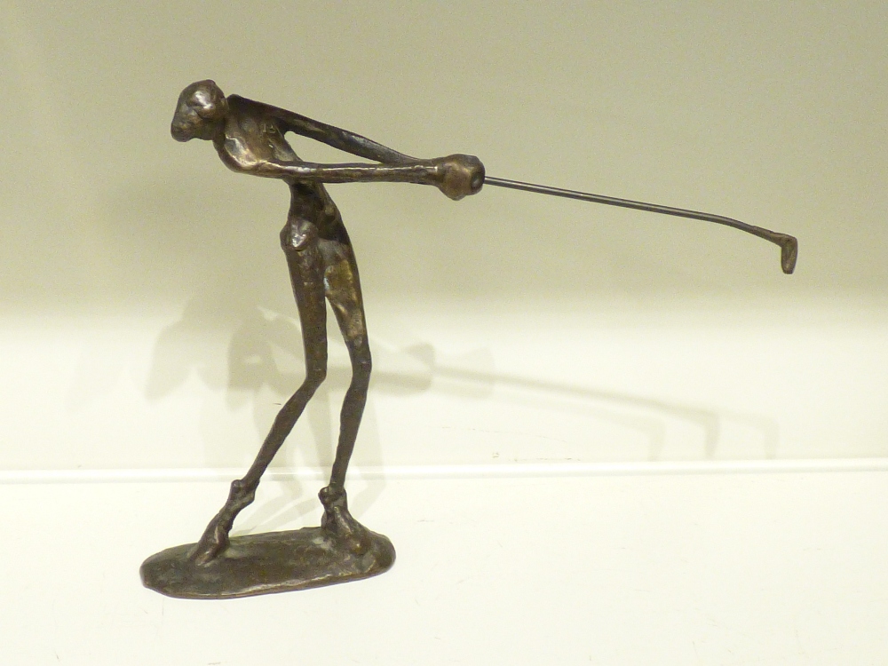 TWO 20TH CENTURY BRONZE SCULPTURES OF GOLFERS (24 CM) - Image 3 of 3