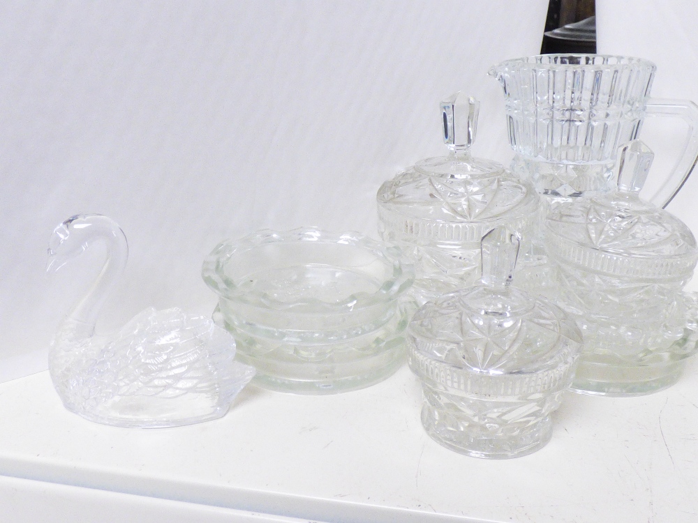 A SMALL QUANTITY OF GLASS DRESSING TABLE WARE ETC - Image 2 of 4